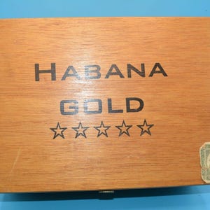 Vintage Habana Gold Wooden Cigar Box  25 Cigars  Handmade Honduras