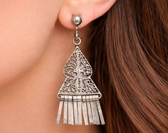 Zilverkleurige filigraan hangoorbellen metaal Boho jaren 70 hemelse franje