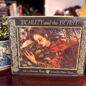 La Bella y la Bestia (1978) de Marianna Mayer / Ilustrado por Mercer Mayer / Tapa dura con sobrecubierta / Ejemplar de biblioteca / Libros antiguos