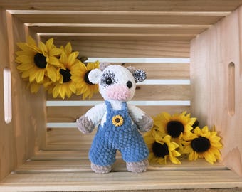 Vaca de Crochê com Macacão