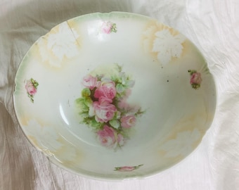 Ciotola antica in porcellana tedesca dipinta a mano, prodotta a Leuchtenburg, Germania, con motivo a rose / Ciotola da portata floreale in porcellana tedesca / Decorazione Art Nouveau / Circa 1900-1920