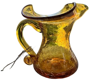 ヴィンテージの手吹き琥珀色、クラックル模様のミニガラスクリーマー