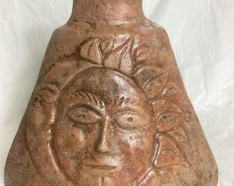 Vaso in terracotta vintage con volto solare del sud-ovest americano / ceramica rustica di arte popolare / decorazione Boho del deserto / terra e vaso da guerra / decorazione celeste