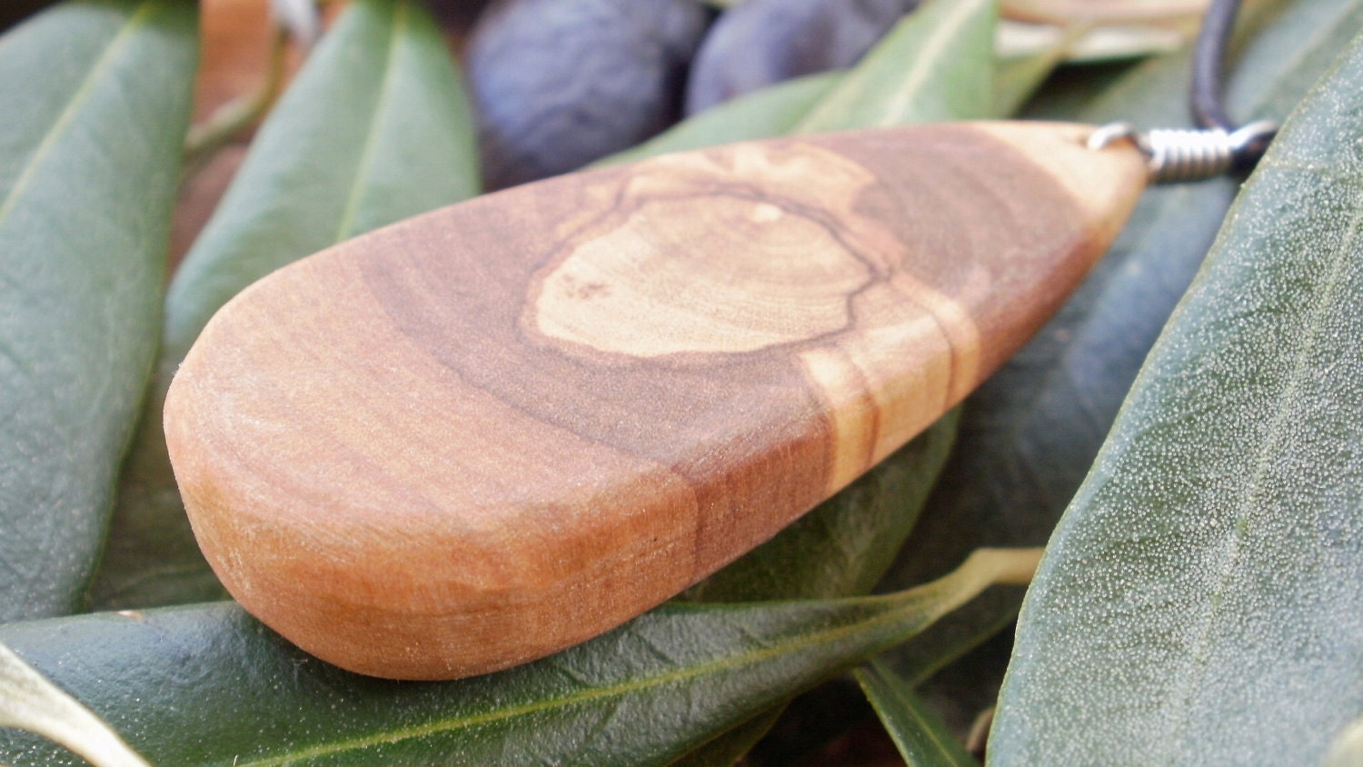Olive Wood Necklace Beautifully Natural - Etsy