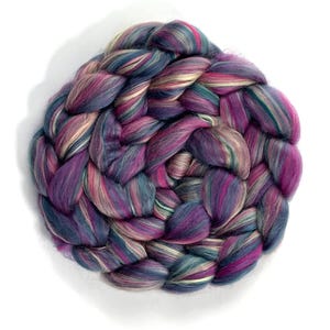 Hummingbird - Merino/Bamboo - 60/40 - 100 grams/3.5 ounces - top - roving - spinning - fiber