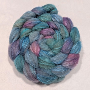 Mixed Blue Face Leicester (BFL)/Tussah Top - 85/15 - 4 Ounces - Hand Dyed - Roving - Spinning and Felting Fiber
