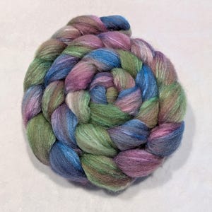 Mixed Blue Face Leicester (BFL)/Tussah Top - 85/15 - 4 Ounces - Hand Dyed - Roving - Spinning and Felting Fiber