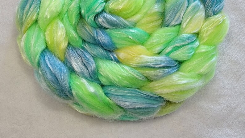 Merino/Tencel Roving 50/50-4 oz Top Spinning Fiber Merino/Tencel Roving 50/50-4 oz Top Spinning Fiber