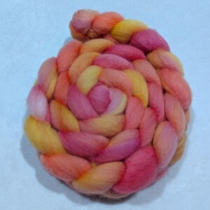 Hand Dyed BFL Top - 4 Ounces - felting fiber - spinning fiber - Roving