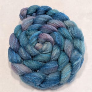 Mixed Blue Face Leicester (BFL)/Tussah Top - 85/15 - 4 Ounces - Hand Dyed - Roving - Spinning and Felting Fiber