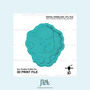 Könnte beinhalten: Eine türkisfarbene 3D-Druckdatei eines schaförmigen Ausstechers. Der Ausstecher hat ein detailliertes Gesicht und eine flauschige Kontur. Der Text auf dem Bild lautet "DIGITALER DOWNLOAD | STL-DATEI" und "3D-DRUCKDATEI". Das Logo von JLL Cookie Cutter Co. ist ebenfalls sichtbar.