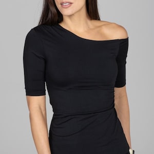KiraGrace Carly One-Shoulder Short Sleeve Top: Black