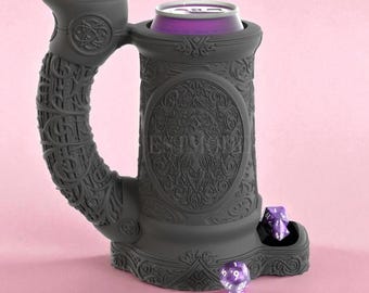 Nature Goddess Dice Mug – DND Can Cozy with Dice Tray, Celtic Fantasy Gift, Druid RPG Decor, Forest Priestess Drink Holder