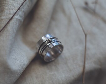Fidget Spinner Ring Women, Anxiety Ring Spinner, Statement Rings UK - The Perfect Gift For Any Women Unique