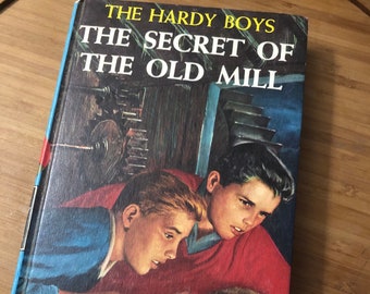 The Secret Of The Old Mill - Hardy Boys
