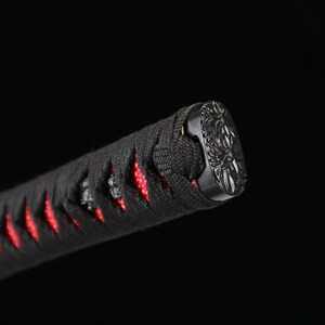 Handwerklich geschmiedete Rote Klinge Katana: Floral gravierter Schutz, Damast-Stahl Display-Schwert Bild 16