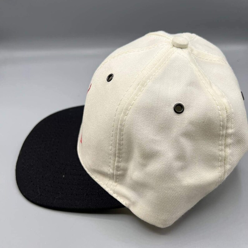 Gorra vintage Air Jordan 45 para hombre, color blanco y negro, con cierre a presión de Nike. imagen 3