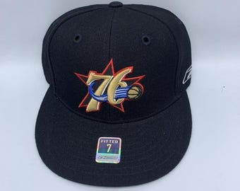 Gorra ajustada vintage Reebok de los Philadelphia 76ers de la NBA, talla 6 7/8