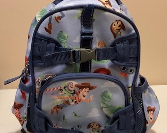 トイストーリーの子供用バックパック。
