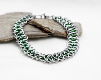 Green Vertebrae Chainmaille Bracelet - Green Chain Maille Bracelet - Chain Bracelet - Wide Bracelet