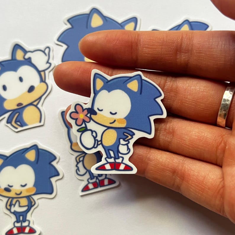 Sonic the Hedgehog Sticker Pack – 6 Waterproof Blue Gamer Stickers for ...