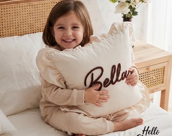 Housse de coussin avec prénom personnalisé, Oreiller avec prénom brodé personnalisé, Cadeau pour couple, Articles de maison, Cadeau de pendaison de crémaillère, Décoration d'intérieur, Cadeau pour amis