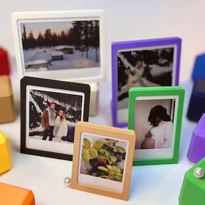 Staande fotolijst voor instax en polaroid | Aangepaste unieke houder | 3D-geprint decor statafel | Hard plastic aandenken | Accessoires