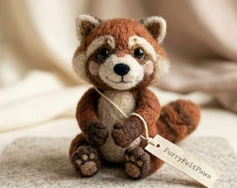 Ornement de panda roux en feutre aiguilleté, animal en laine fait main, décoration boisée à suspendre, cadeau pour amoureux des animaux