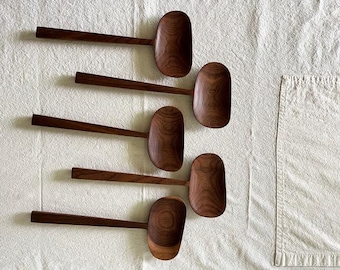 Handcrafted Walnut Ladle – Korean Artisan Kitchen Spoon, Minimalist Tableware