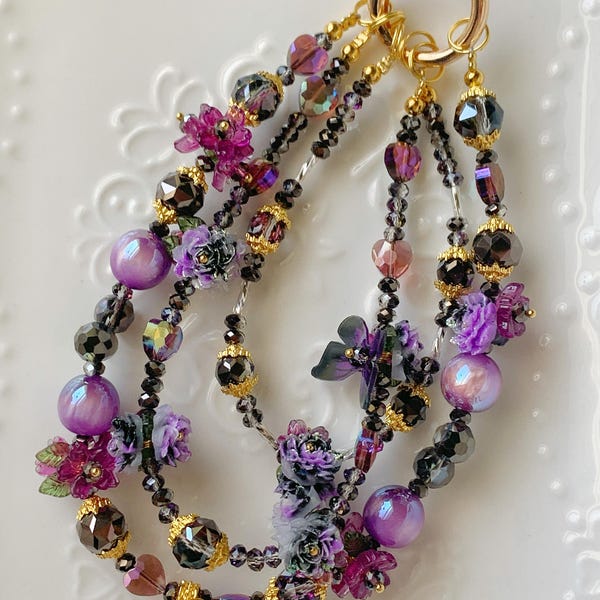 Llavero elegante de cristal estilo Y2K con forma de hada morada/mariposa floral/correa para teléfono estilo gótico/regalo único hecho a mano