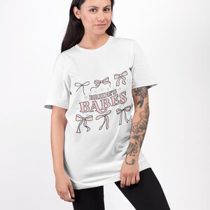 Bride&#39;s Babes T-Shirt, Fun Bridal Party Tee, Wedding Celebration Shirt, Perfect for Bachelorette Party, Gift for Bridesmaids