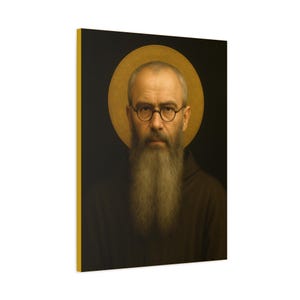 Puede incluir: Retrato de un hombre con barba larga y gris, con gafas redondas y una túnica marrón. Un halo dorado rodea su cabeza sobre un fondo negro. El lienzo tiene un borde amarillo.