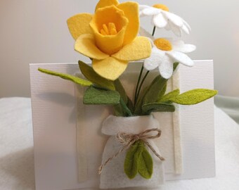 Felt Daffodil Spring Bouquet, Greeting Card, Mini Daisy Floral Arrangement