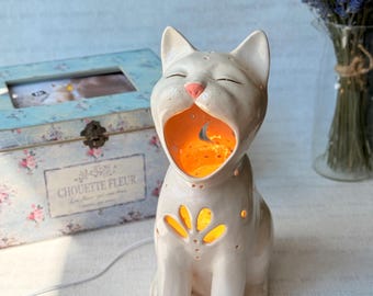 Handmade Ceramic Cat Lamp: Cozy Night Light for Cat Lovers