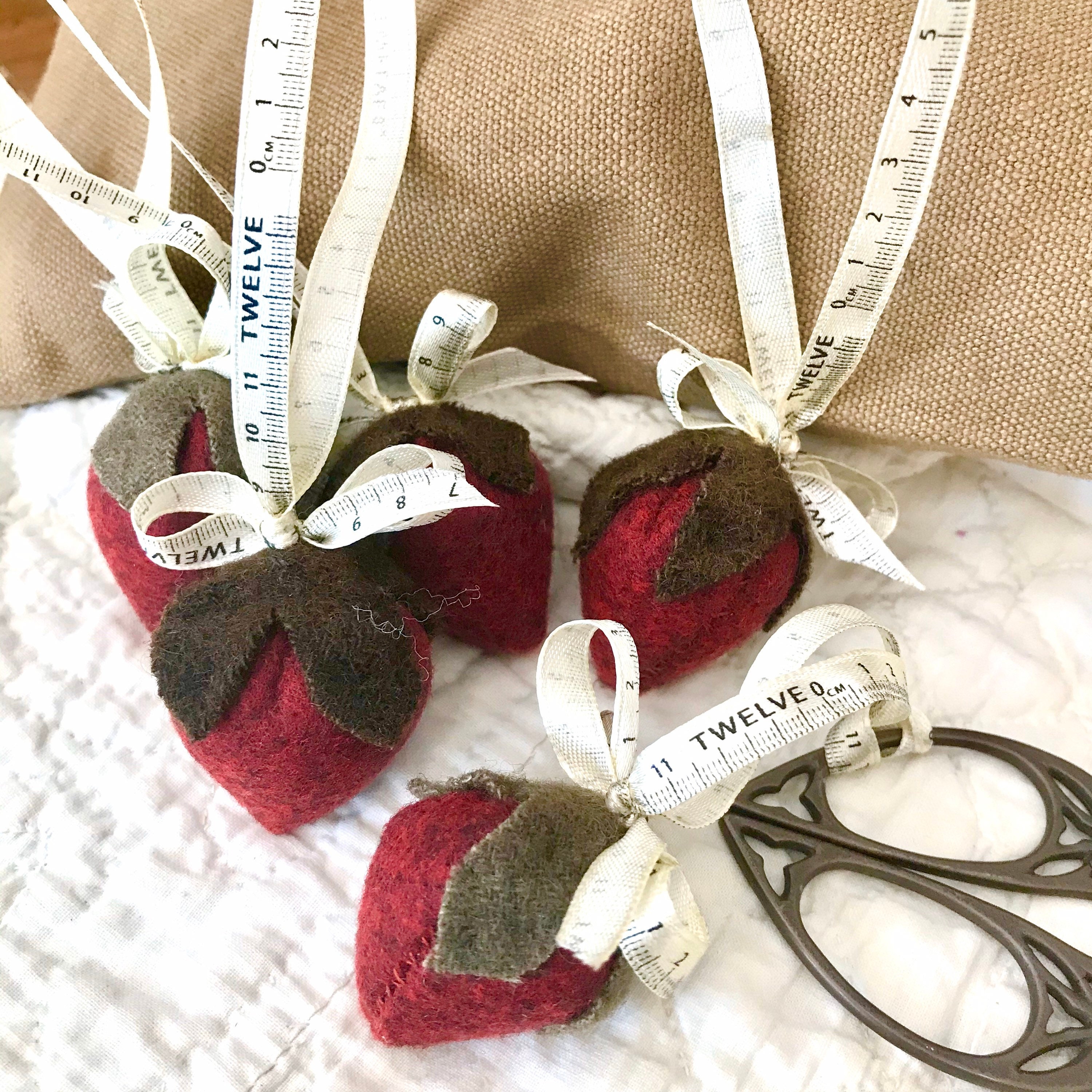 Wool Berry "Garnet" Scissor Fob