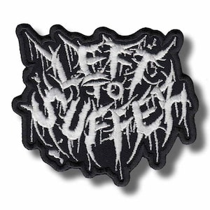 Puede incluir: Parche bordado en blanco y negro con el texto "DEATH TO SUFFER". El texto está en una fuente gótica estilizada. El parche tiene un borde negro y está diseñado para planchar o coser en ropa o accesorios.