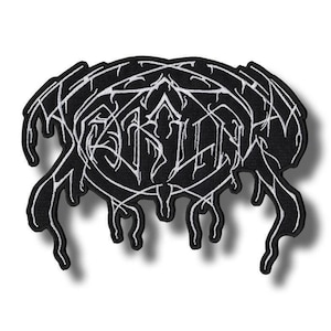 May include: Black and white embroidered patch with the word "Risen" in a stylized, gothic font. The patch has a unique, dripping design around the edges, adding a distinctive visual element. This patch is suitable for jackets, bags, or other fabric items.