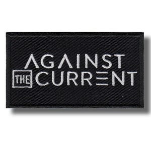 Broderad lapp med tryck "Against The Current"-motiv, stryk-på-applikation 6a72ec