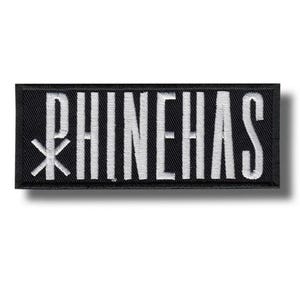 Könnte beinhalten: Schwarzer rechteckiger Aufnäher mit weiß gesticktem Text „RHINEHAS“. Der Aufnäher hat ein Symbol auf der linken Seite des Textes. Der Aufnäher ist wahrscheinlich für Kleidung oder Accessoires.