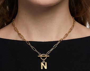Collar con inicial de cadena de clip para mamá, collar con letra personalizada, colgante de cadena de clip, colgante con inicial de nombre, colgante con letra delicada