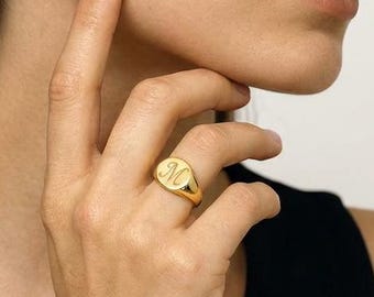 Anillo de sello con inicial, anillo personalizado con inicial, anillo con letra personalizada, anillo con inicial grabada, regalo para madre, anillo de dama de honor con inicial