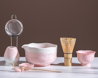 ピンククリスタル釉抹茶碗セット – 竹製茶筅付き茶碗