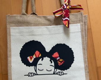 Sac en toile de jute avec ta petite fille en wax