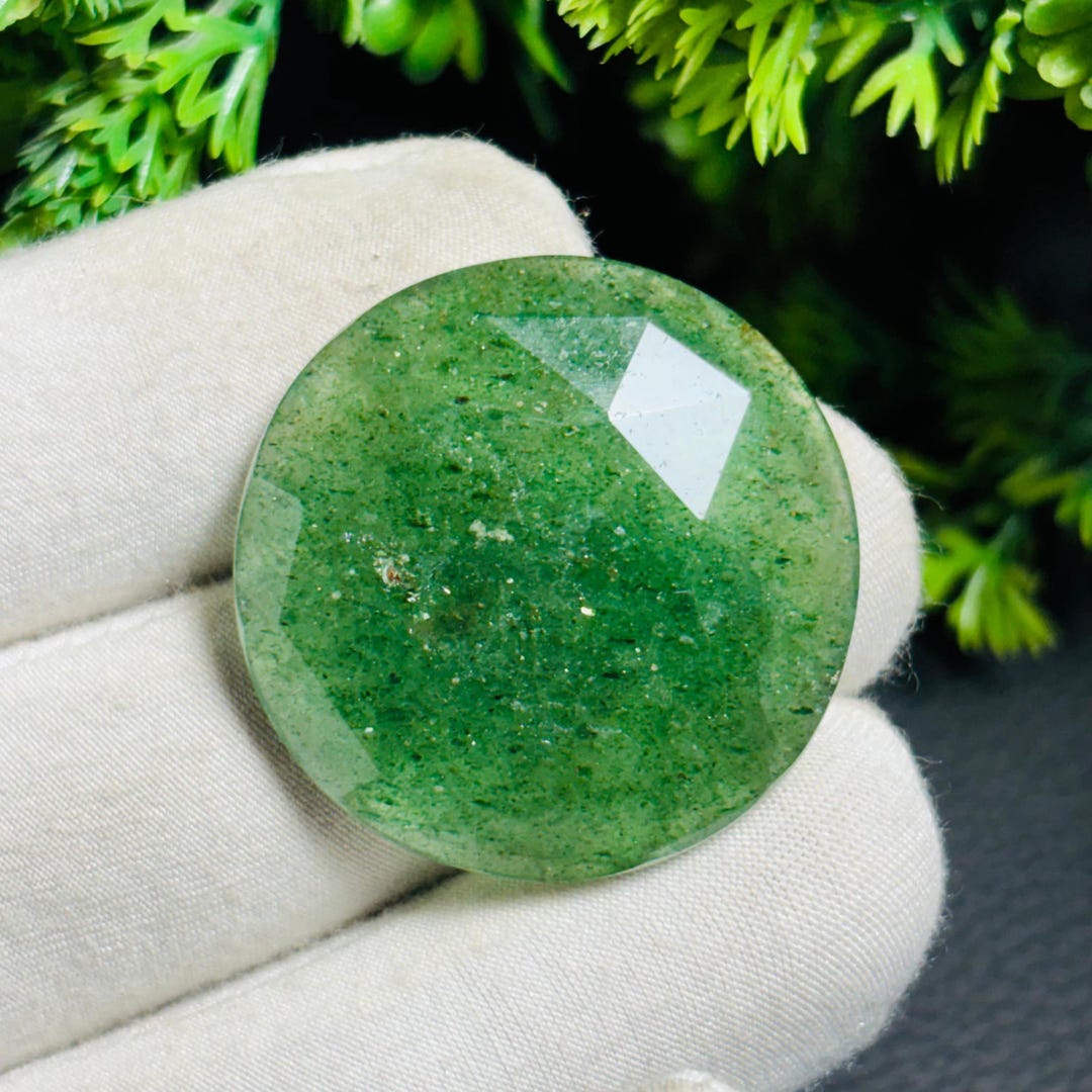 53 Ct Green Strawberry Quartz Checker Cut Cabochon, Round Shape Flat ...