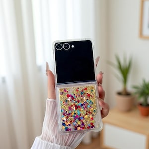 Glitter Heart Quicksand Case for Samsung Galaxy Z Flip 7 6 5 4 3 – Colorful Bling Shockproof Cover, Korean Aesthetic, Liquid Sparkle Case