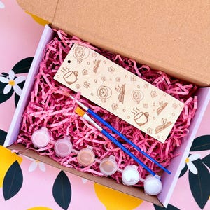 DIY Wooden Bookmark Kit – Paint by Numbers Craft Set for Relaxation, Mindful Gift for Book Lovers