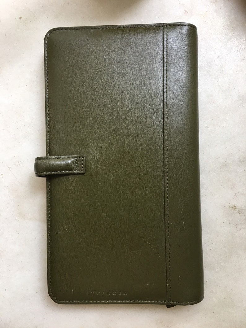 Levenger Ultimate Travel Organizer Green Leather Passport Wallet Travel Wallet