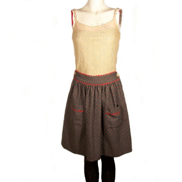 Winter CLEARANCE. 50s red polka dot gray wool skirt. size 11