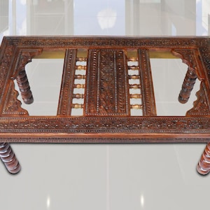 Mesa de centro/Mesa de té tallada a mano con tablero de cristal