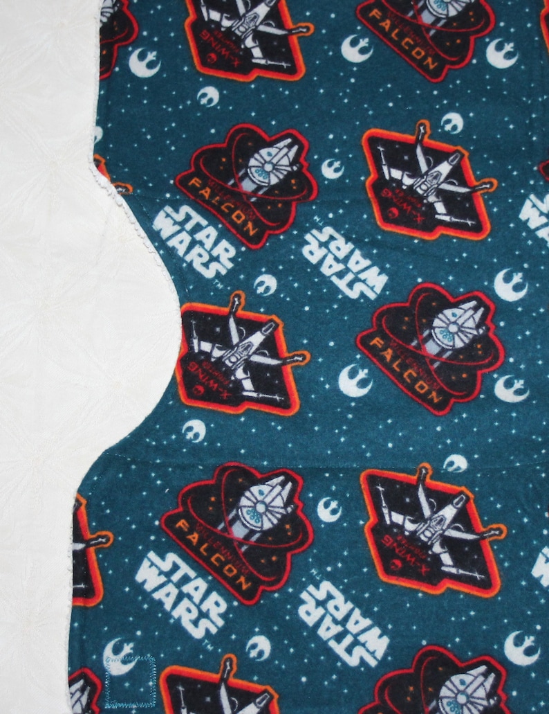Star Wars Baby Drool Bandana Bib /& Star Wars Burp Cloth with Star Wars Flannel Terry Cloth Lining for Star Wars Baby Boy or Girl Star Wars